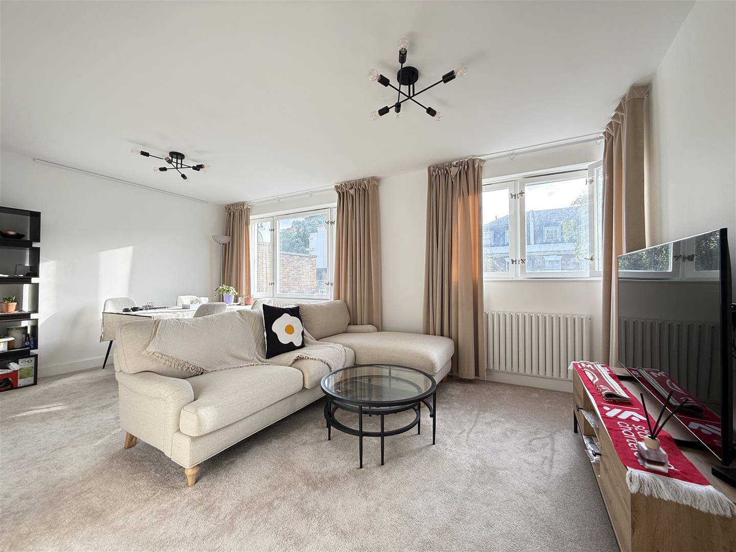 1 bed flat for sale in Southwick Street, London  - Property Image 1