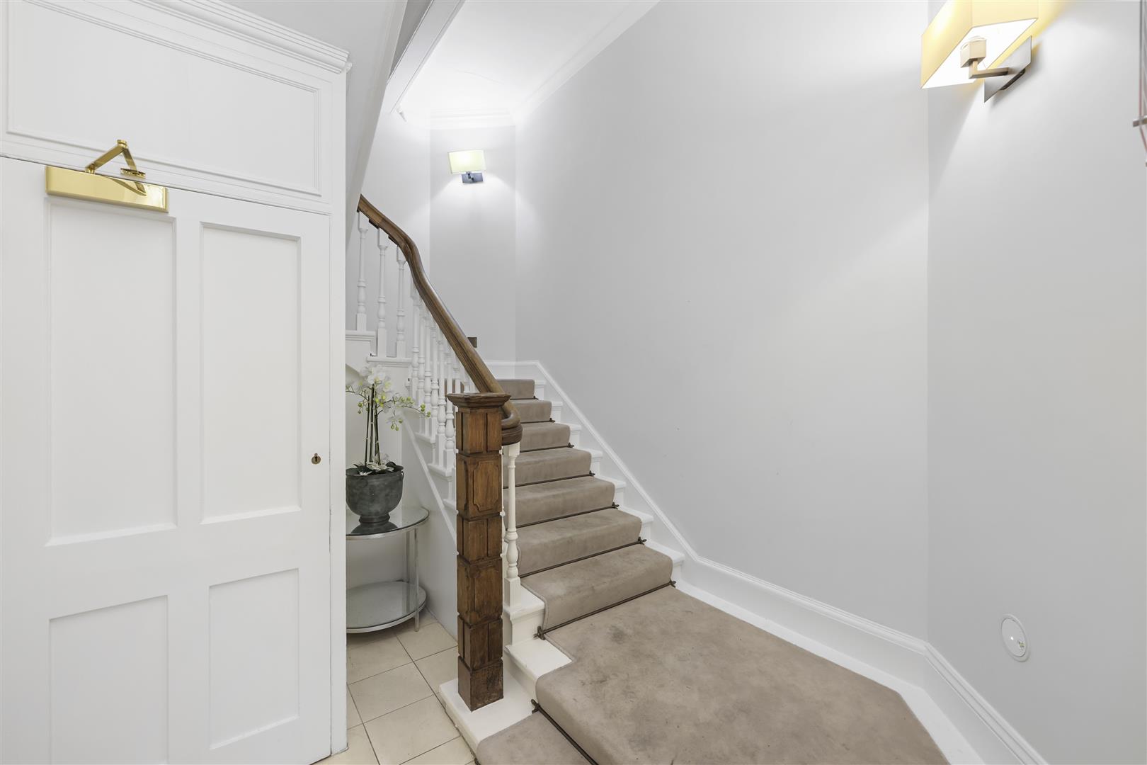 4 bed apartment for sale in Mount Street, London 43