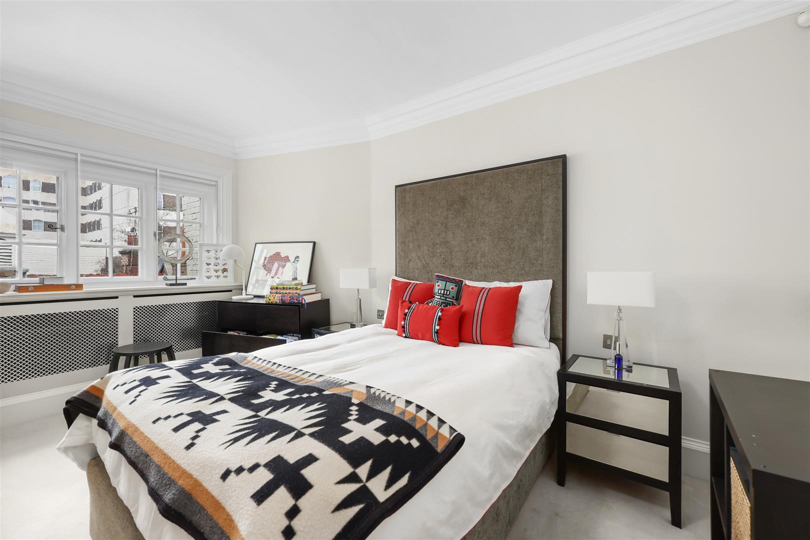 4 bed apartment for sale in Mount Street, London 35