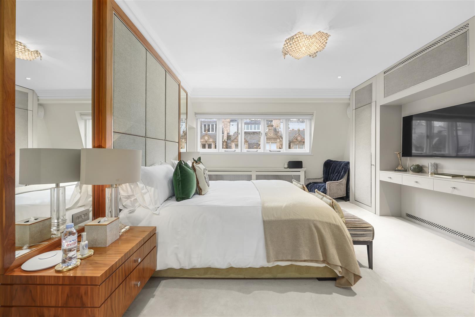 4 bed apartment for sale in Mount Street, London 21