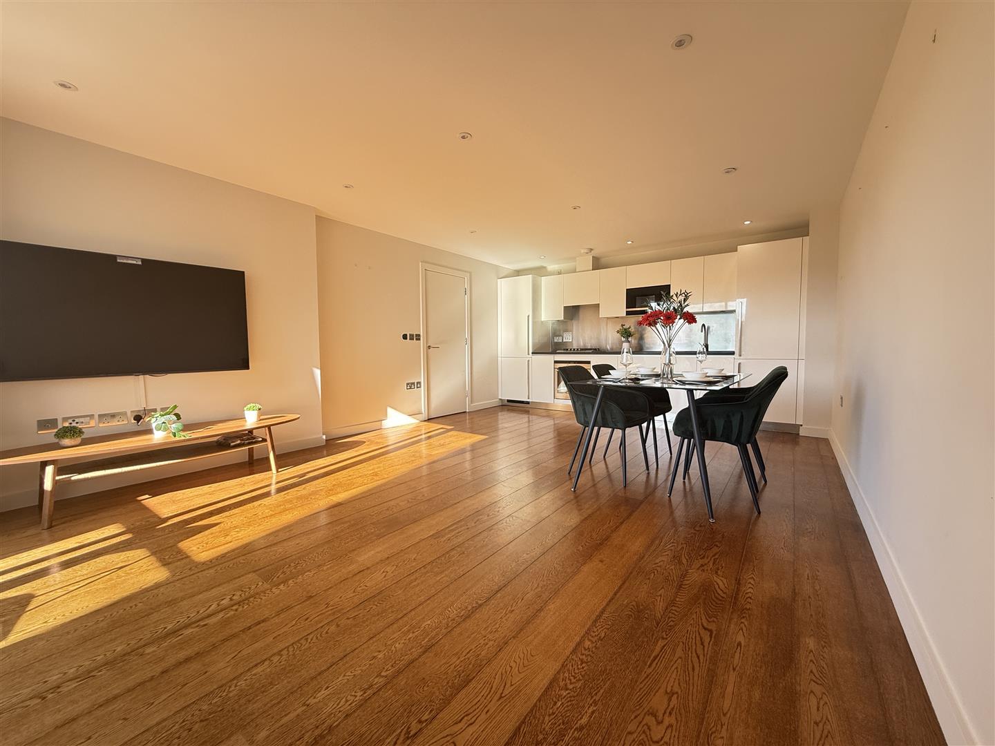 2 bed apartment to rent in Abbey Road, London