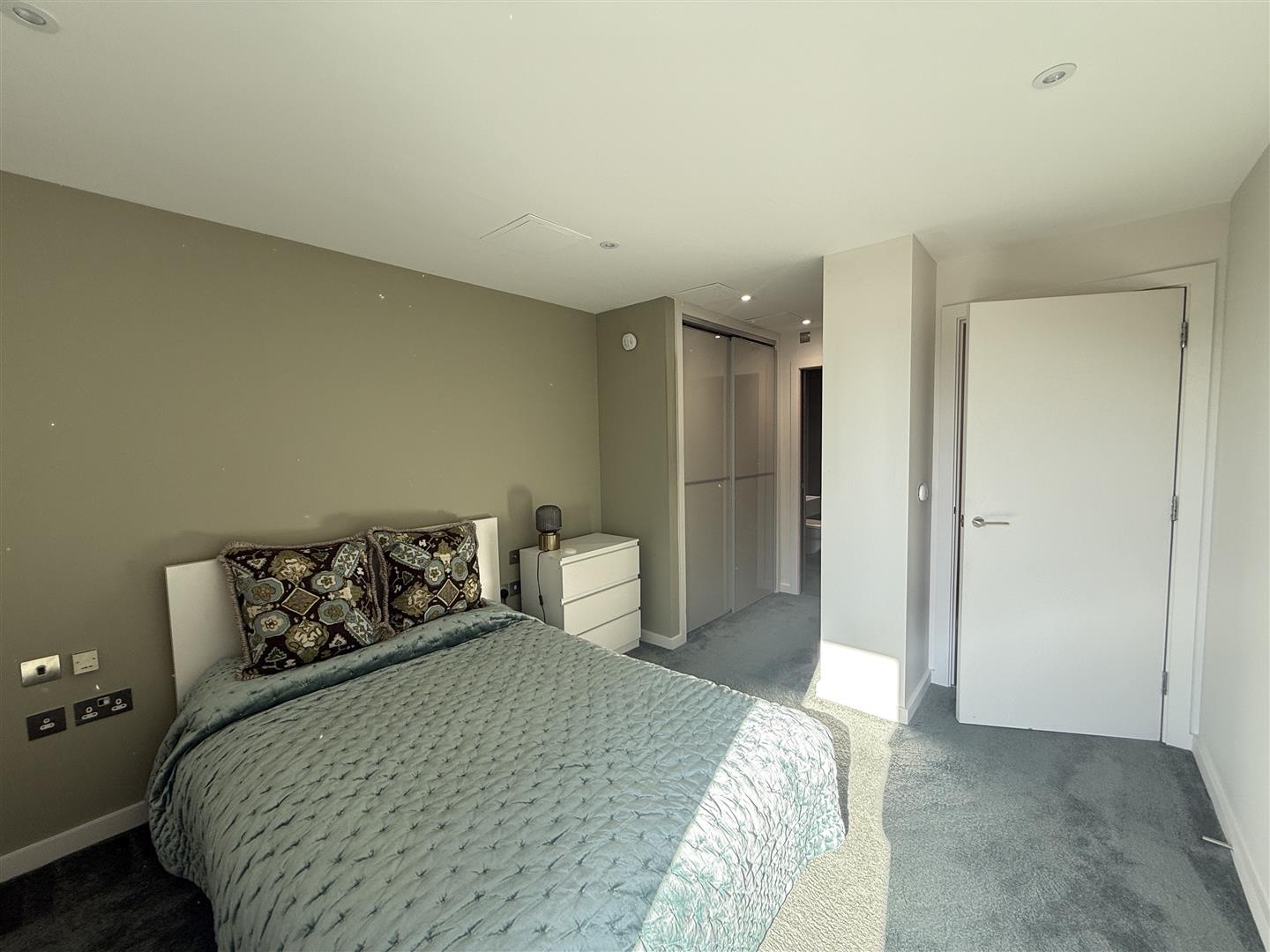 2 bed apartment to rent in Abbey Road, London  - Property Image 5