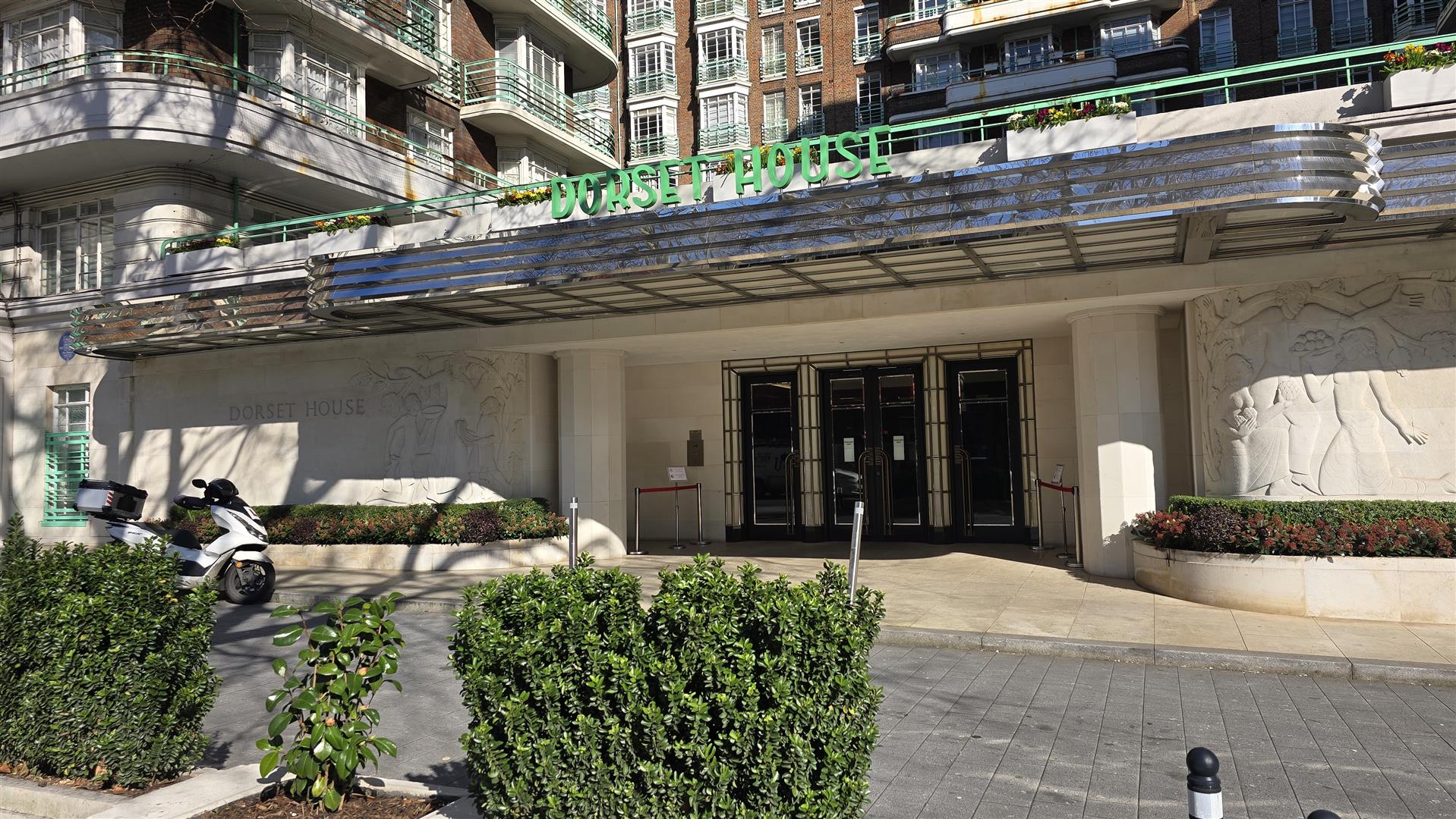 3 bed flat for sale in Gloucester Place, London 4