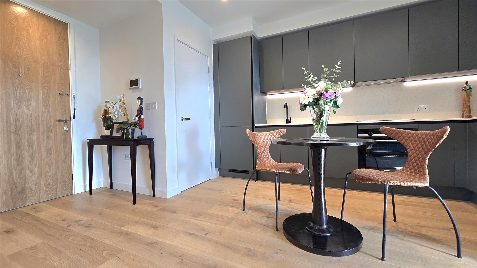 2 bed flat for sale in Alba Square, London 4
