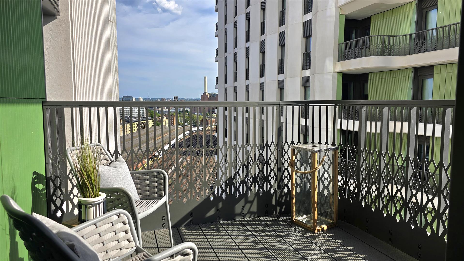 2 bed flat for sale in Alba Square, London 7