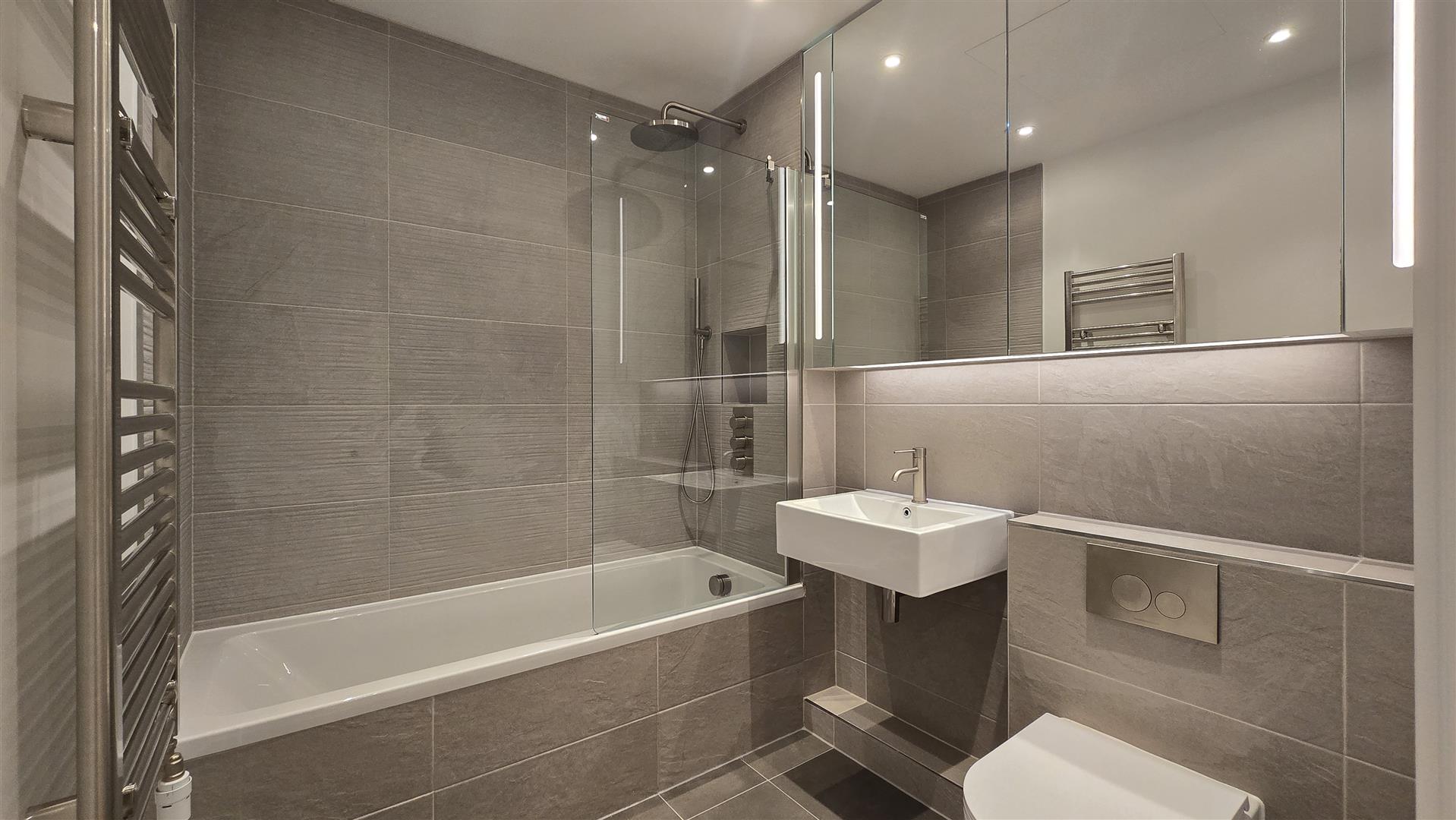 2 bed flat for sale in Alba Square, London  - Property Image 15