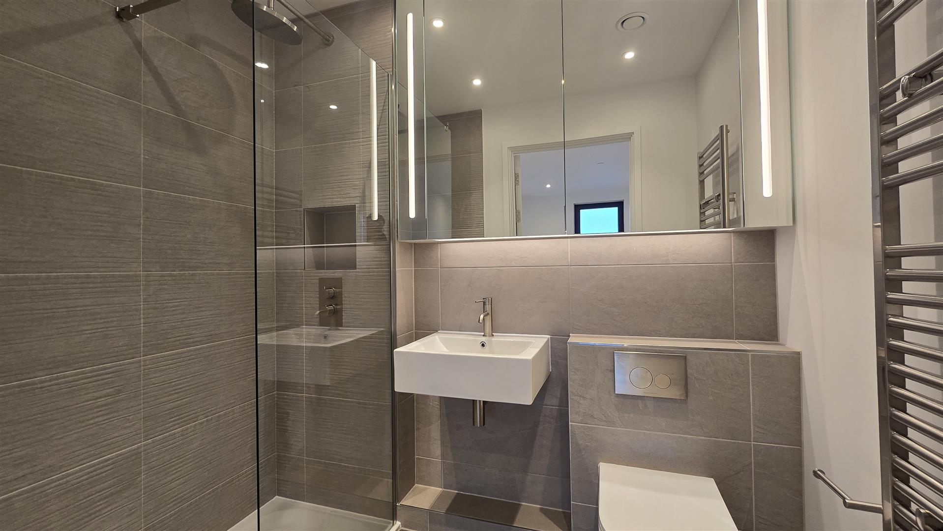 2 bed flat for sale in Alba Square, London  - Property Image 16