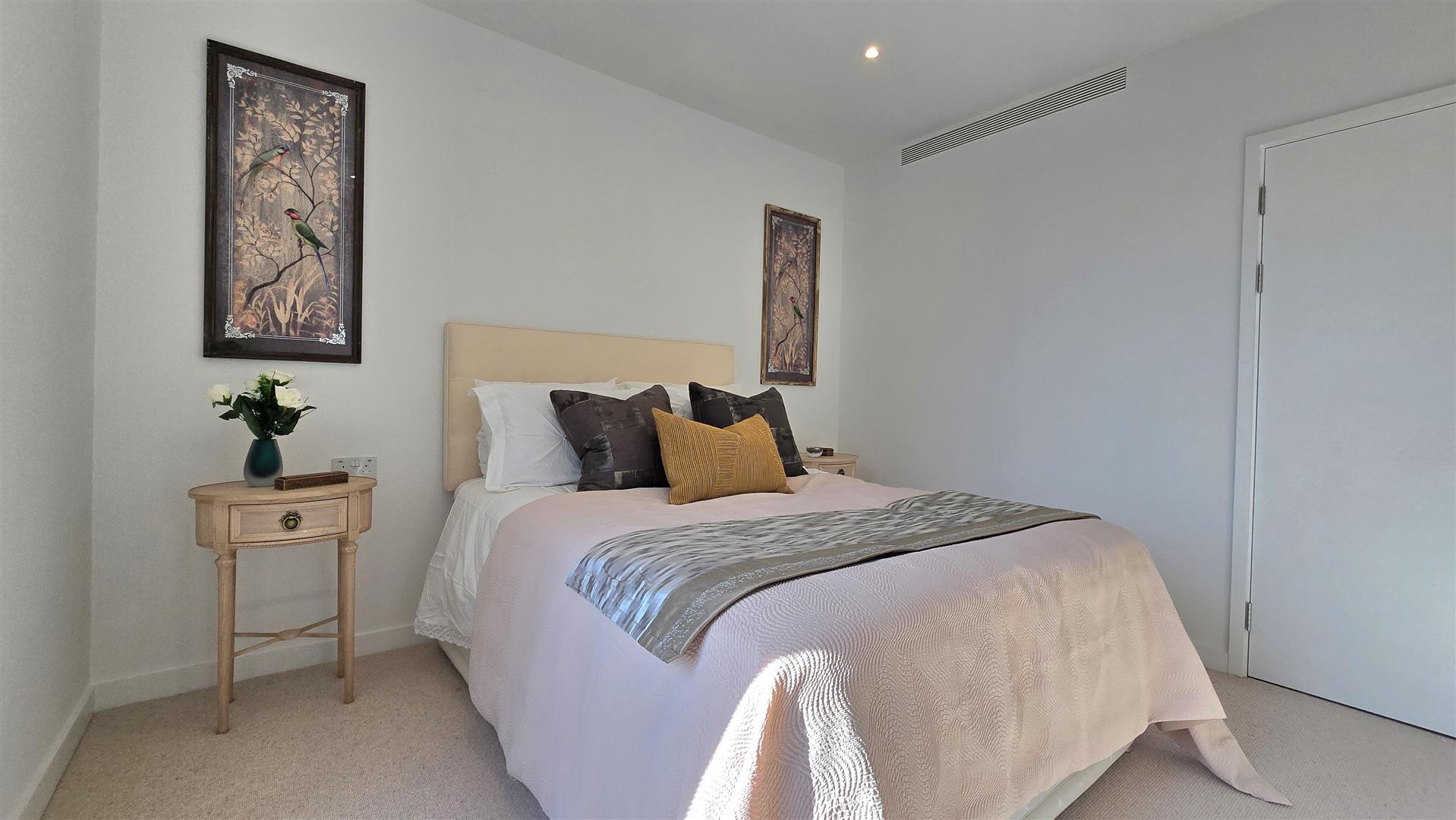 2 bed flat for sale in Alba Square, London  - Property Image 13