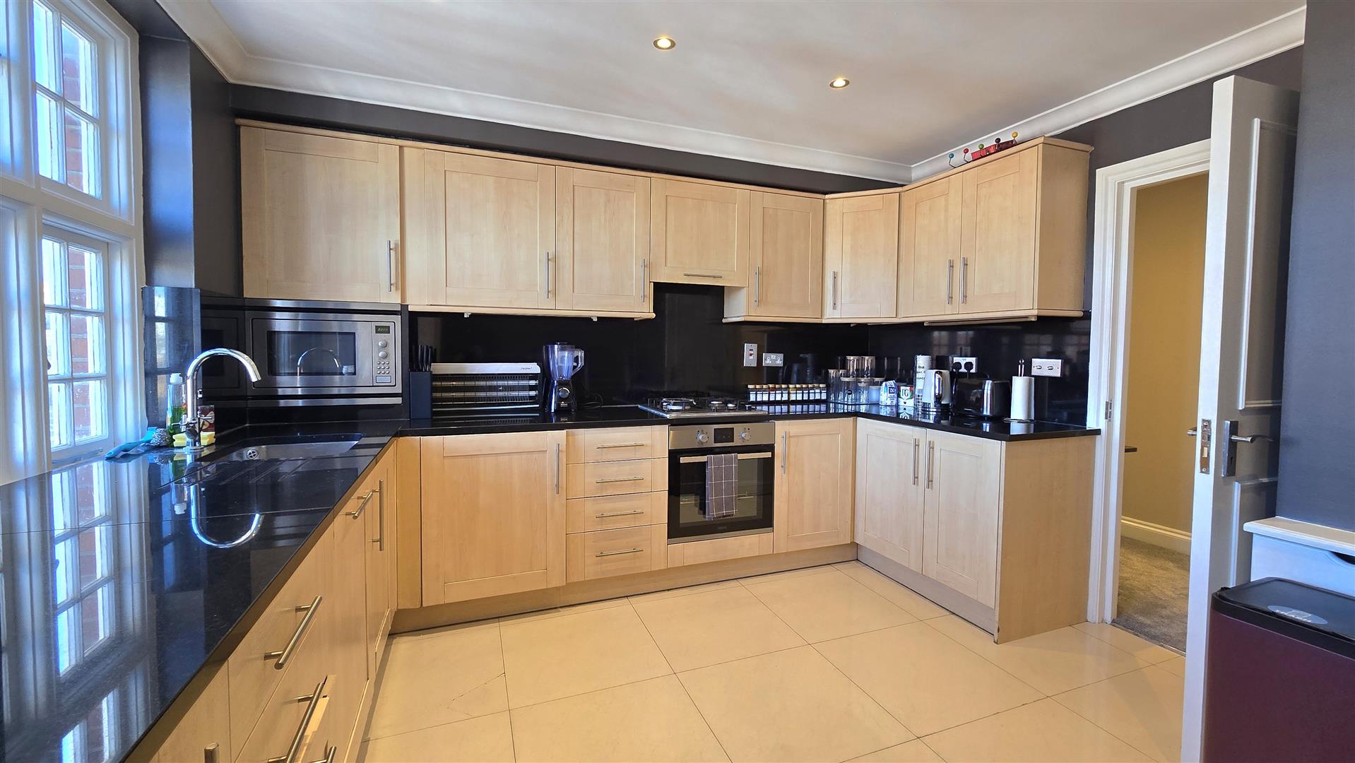 3 bed flat for sale in Harrowby Court, Marylebone, London W1H  - Property Image 12