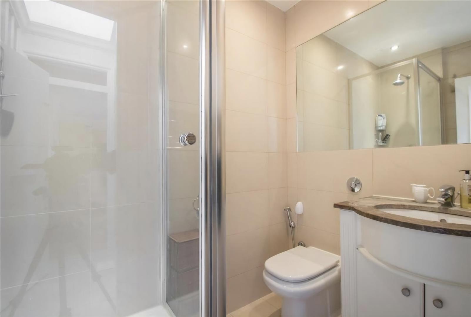 1 bed flat for sale in Harrowby Court, Marylebone, London W1H  - Property Image 5