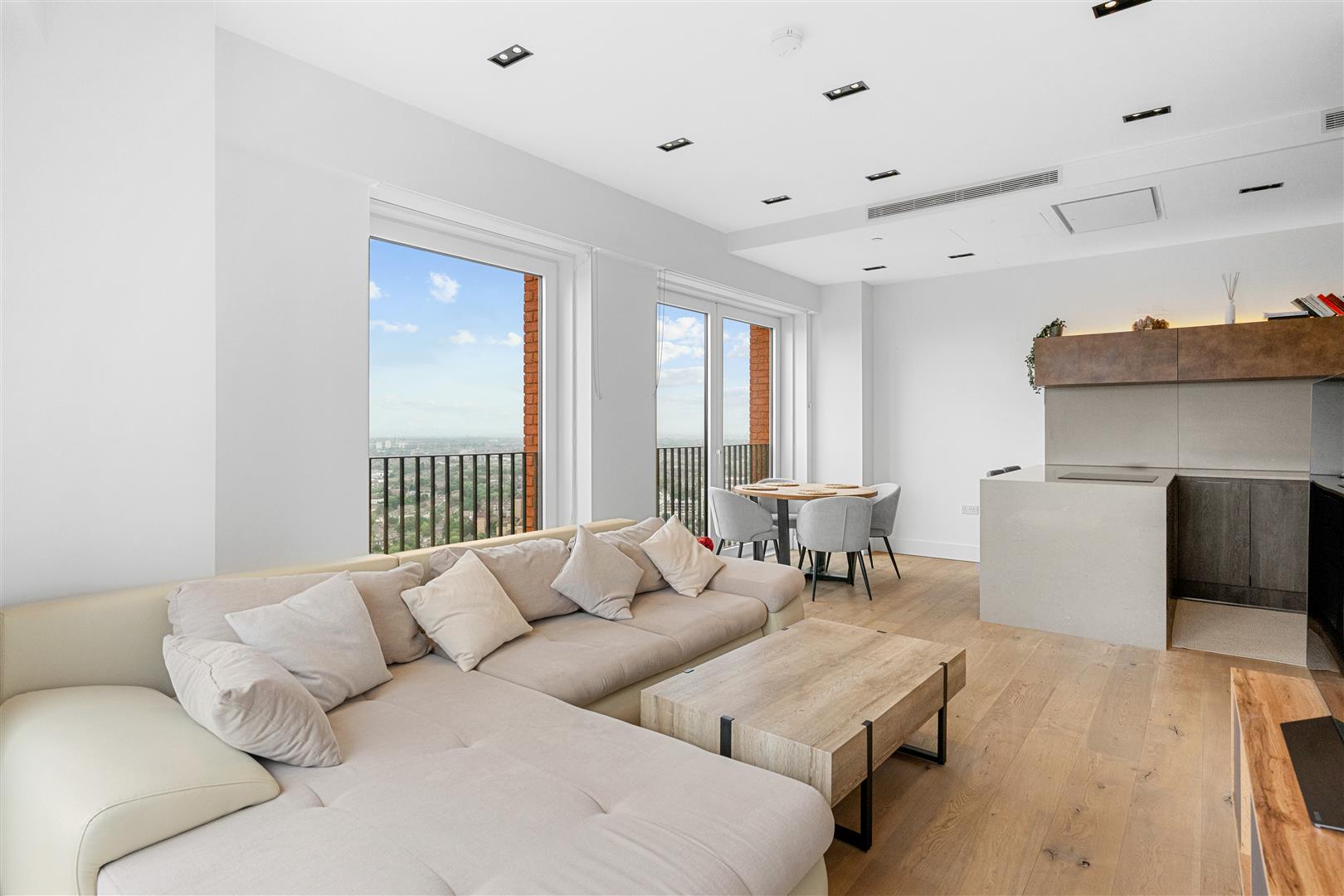 2 bed flat for sale in Exchange Gardens, London  - Property Image 2