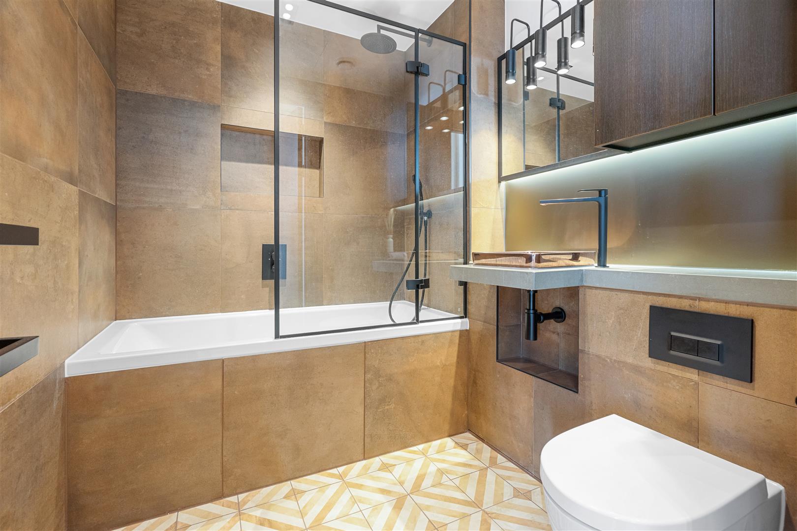 2 bed flat for sale in Exchange Gardens, London  - Property Image 16