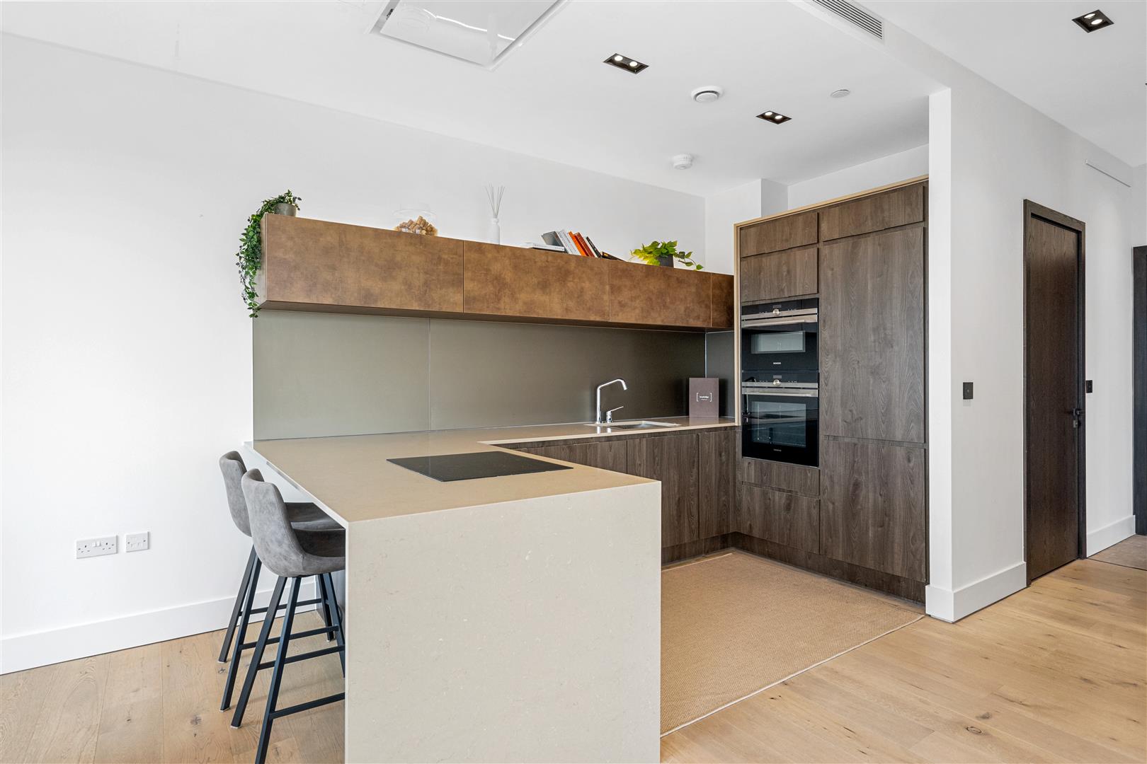 2 bed flat for sale in Exchange Gardens, London 5