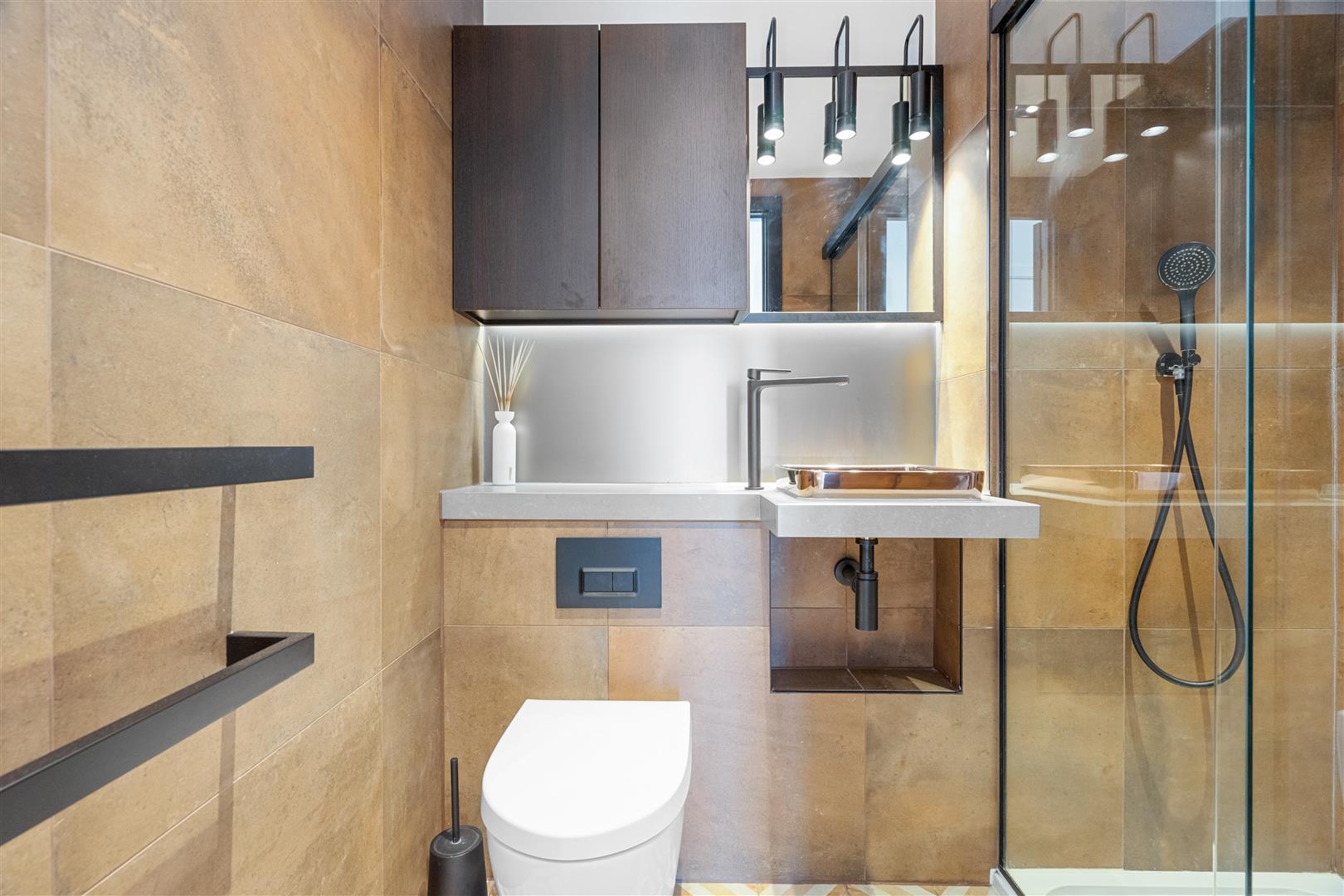 2 bed flat for sale in Exchange Gardens, London  - Property Image 18