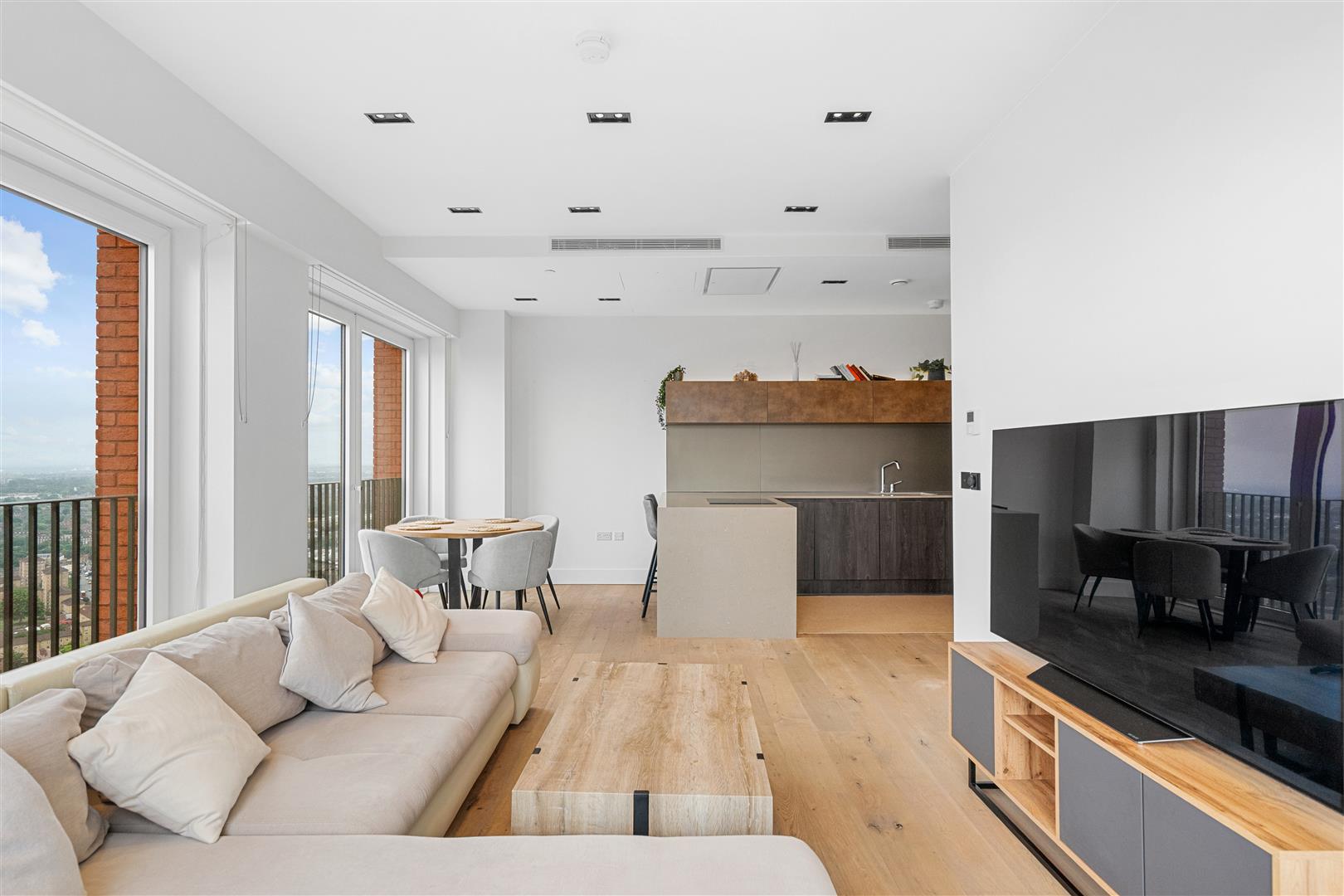 2 bed flat for sale in Exchange Gardens, London  - Property Image 4