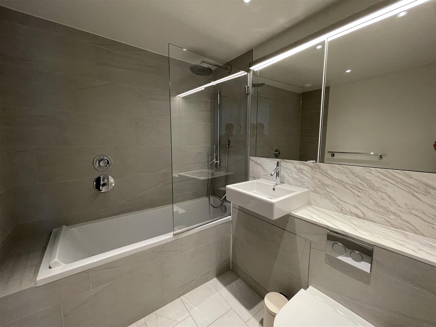 2 bed apartment to rent in Prospect Way, London  - Property Image 11