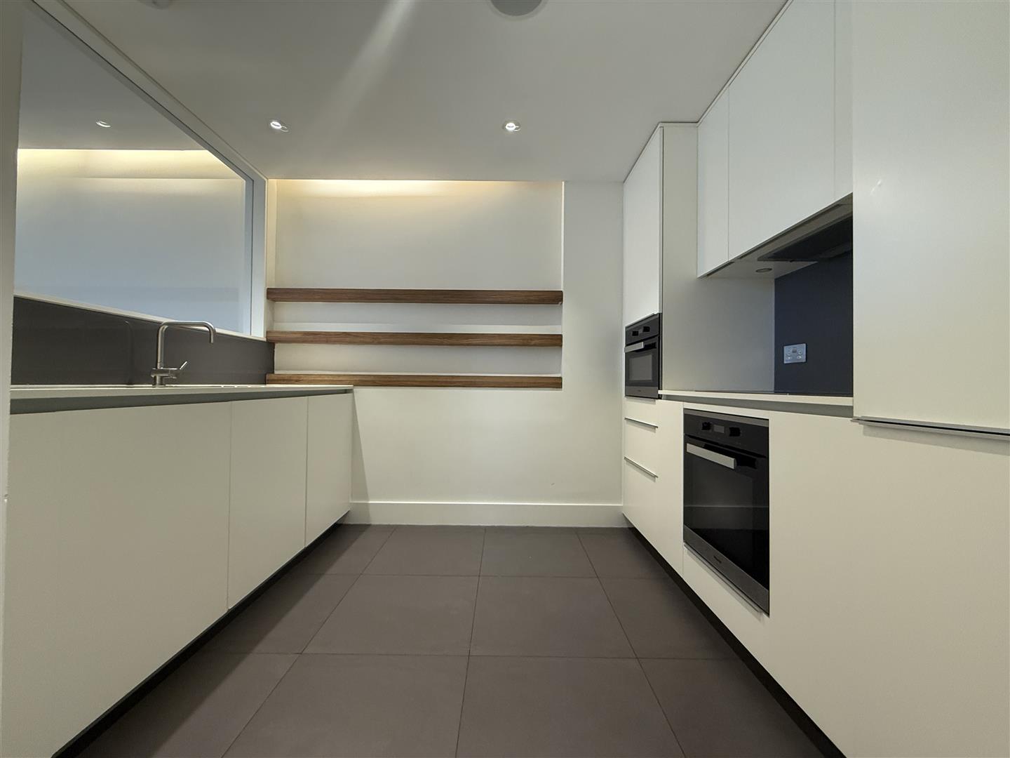 3 bed apartment for sale in Merchant Square, London  - Property Image 4