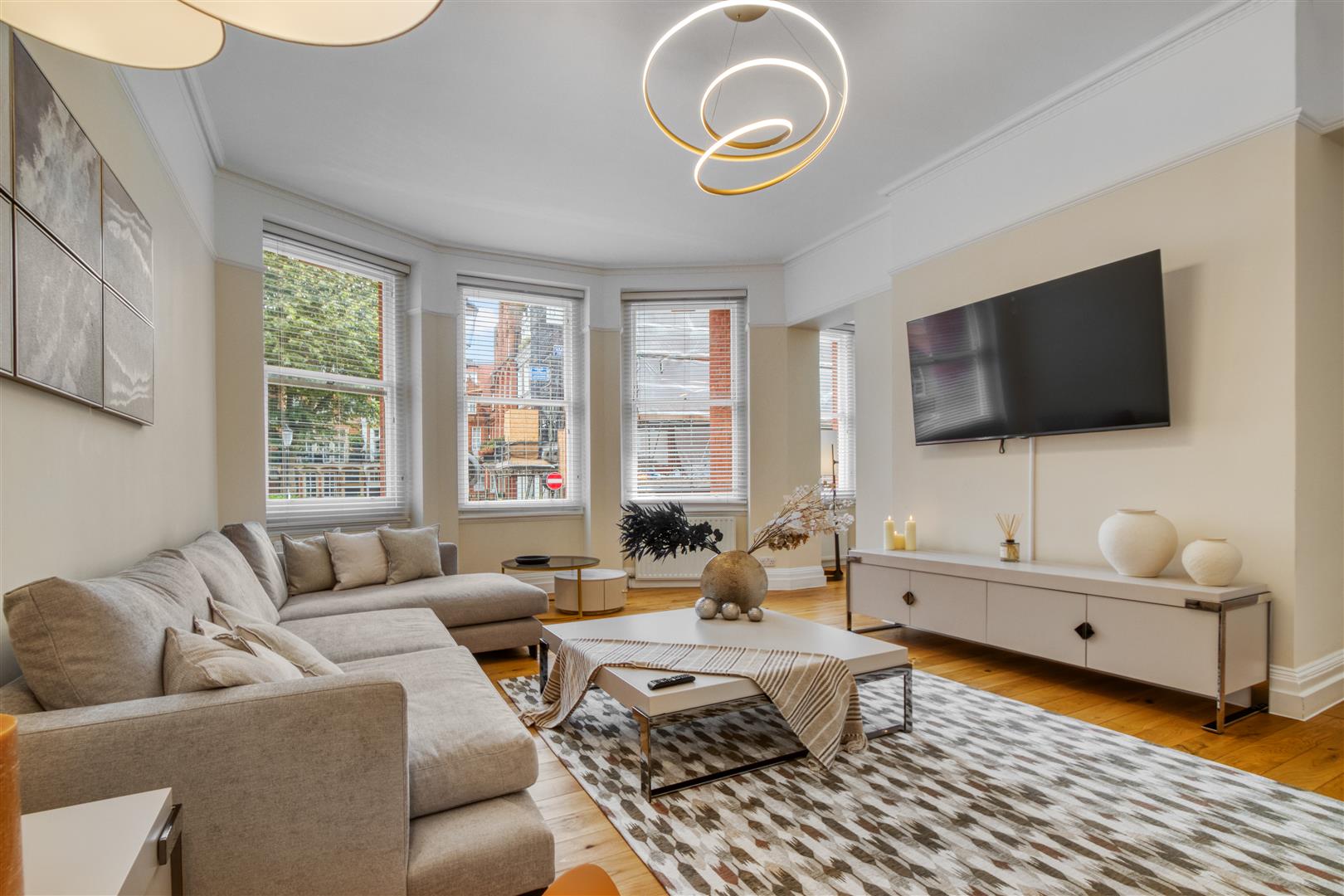 4 bed flat to rent in Kensington Court, London  - Property Image 9