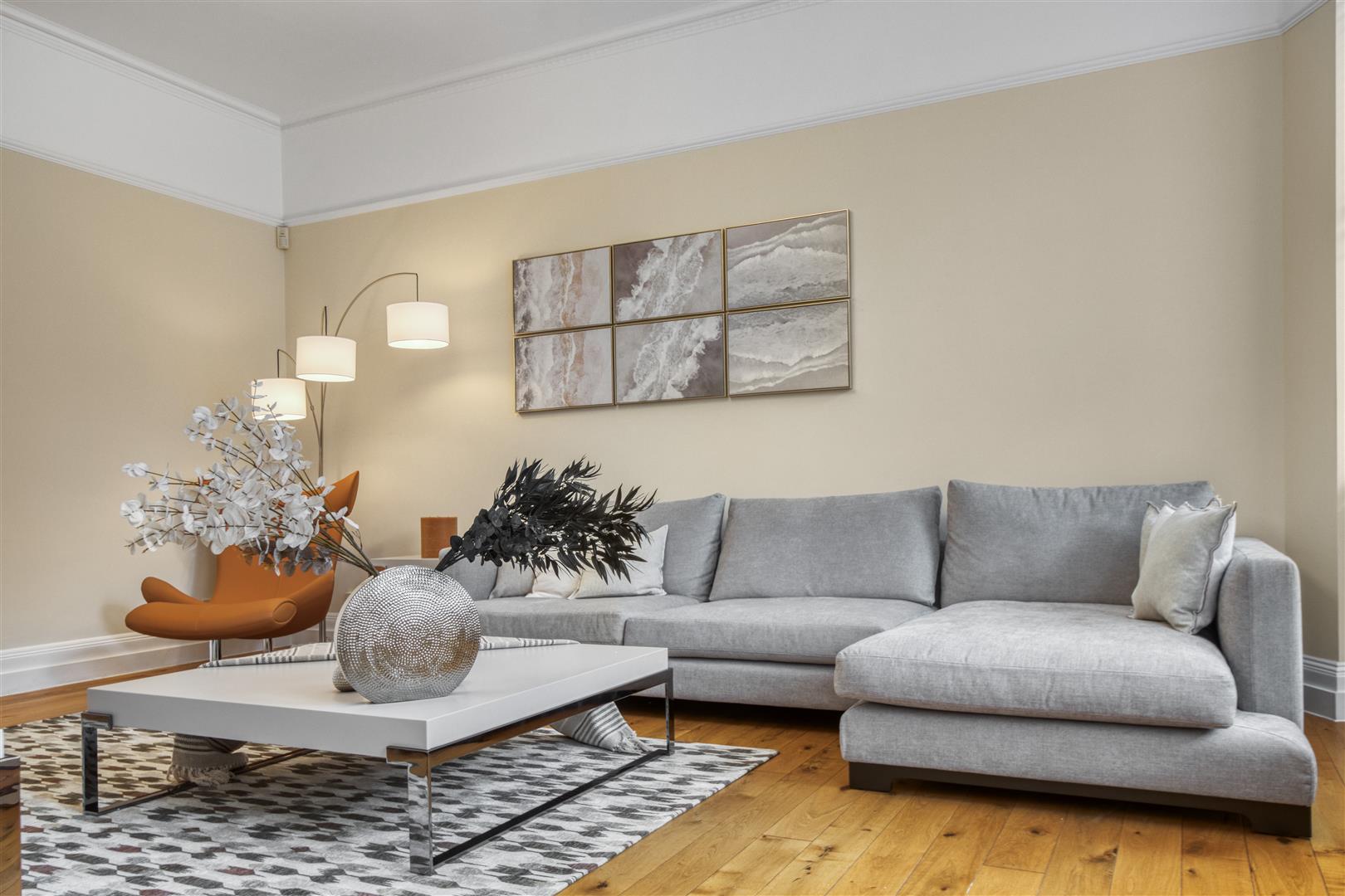 4 bed flat to rent in Kensington Court, London 3