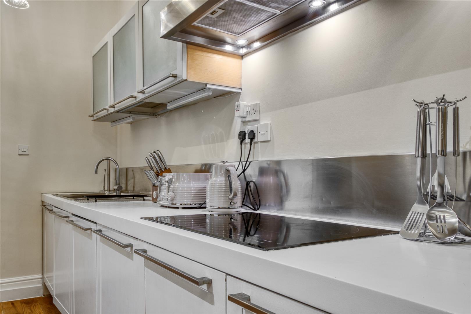 4 bed flat to rent in Kensington Court, London 56