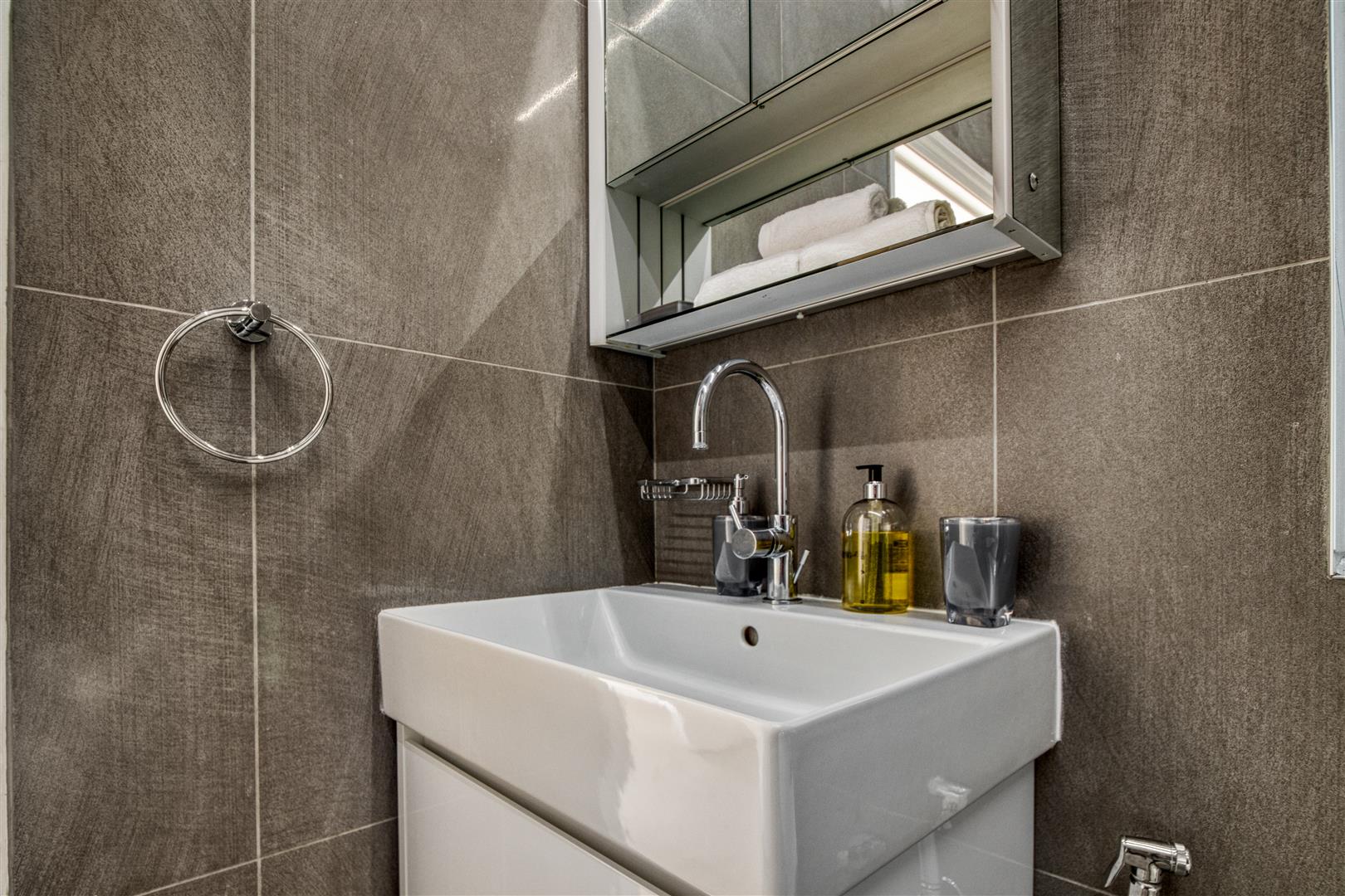 4 bed flat to rent in Kensington Court, London  - Property Image 33