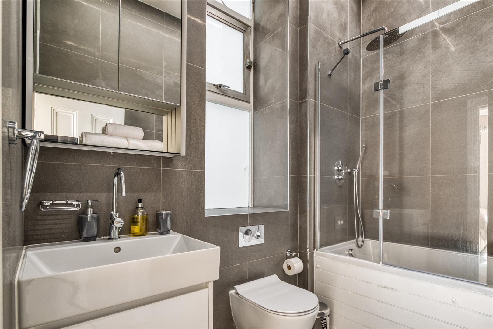 4 bed flat to rent in Kensington Court, London  - Property Image 30