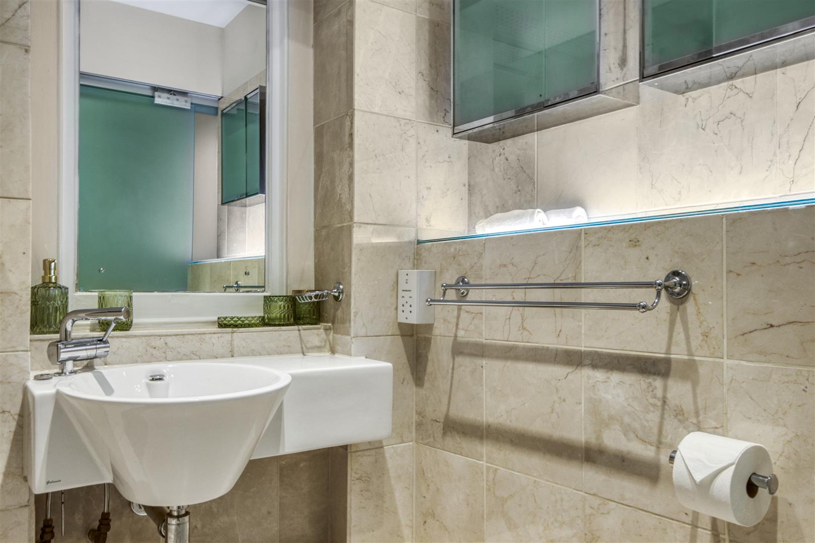 4 bed flat to rent in Kensington Court, London  - Property Image 39