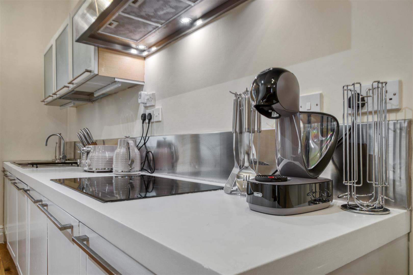 4 bed flat to rent in Kensington Court, London  - Property Image 56