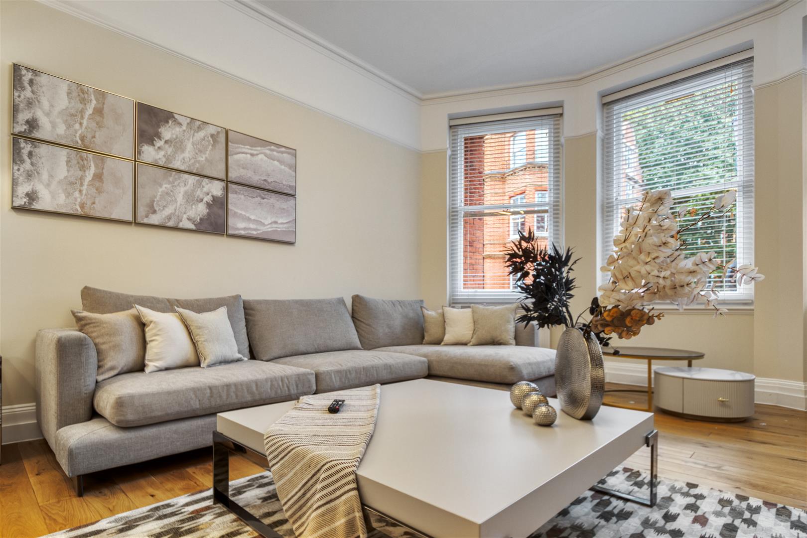 4 bed flat to rent in Kensington Court, London  - Property Image 2