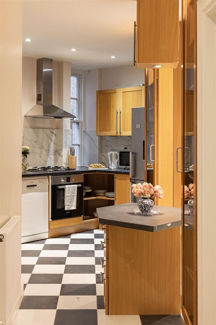 3 bed house to rent in Warwick Gardens, London  - Property Image 12