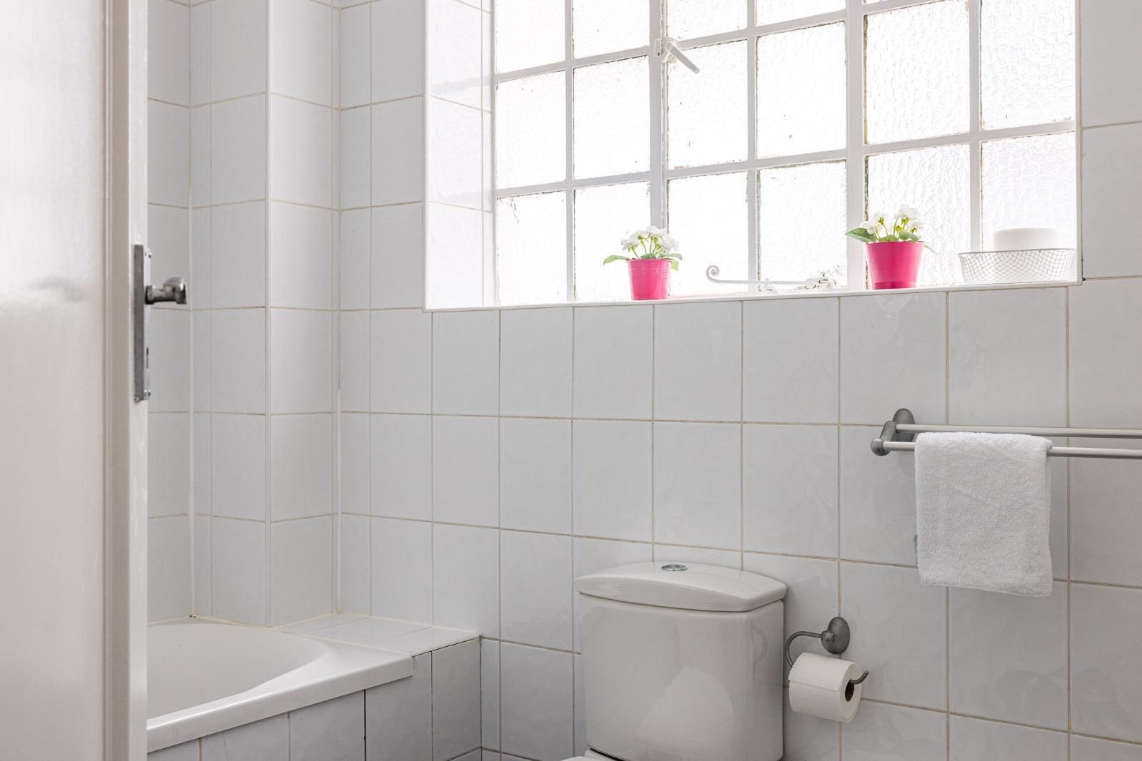 3 bed house to rent in Warwick Gardens, London 25