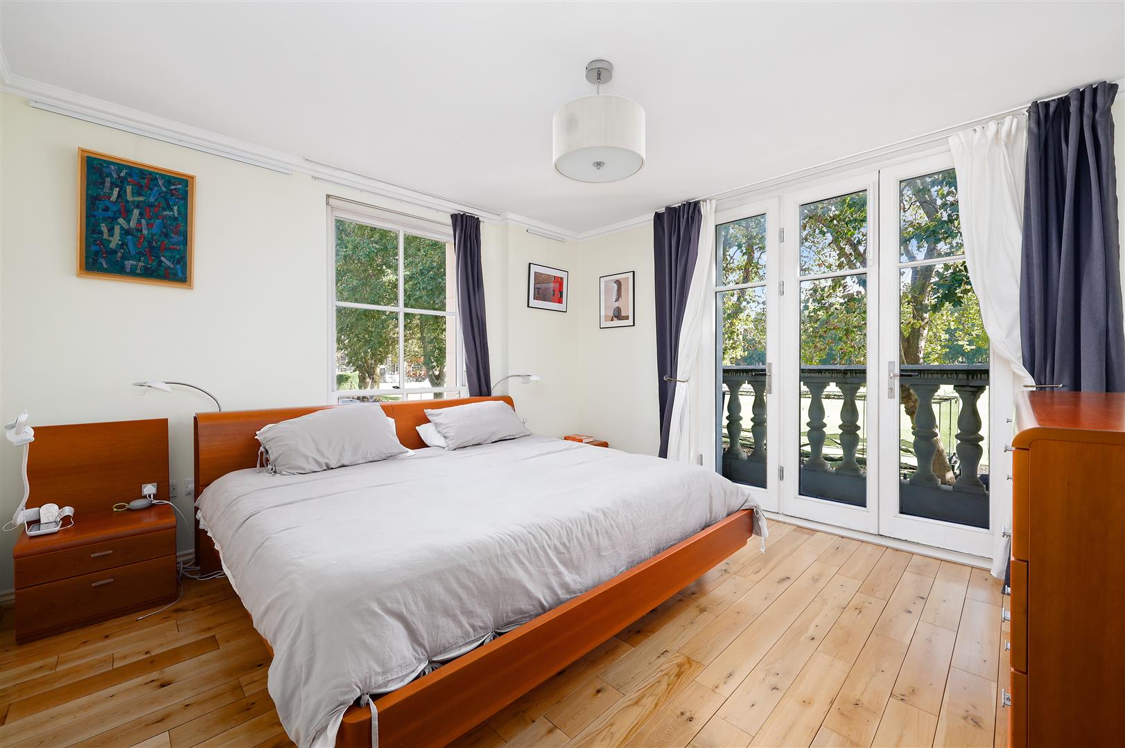 3 bed flat for sale in Vincent Square, London 4