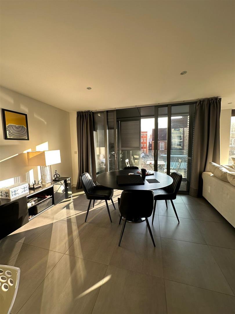 2 bed flat to rent in Union Street, London  - Property Image 2
