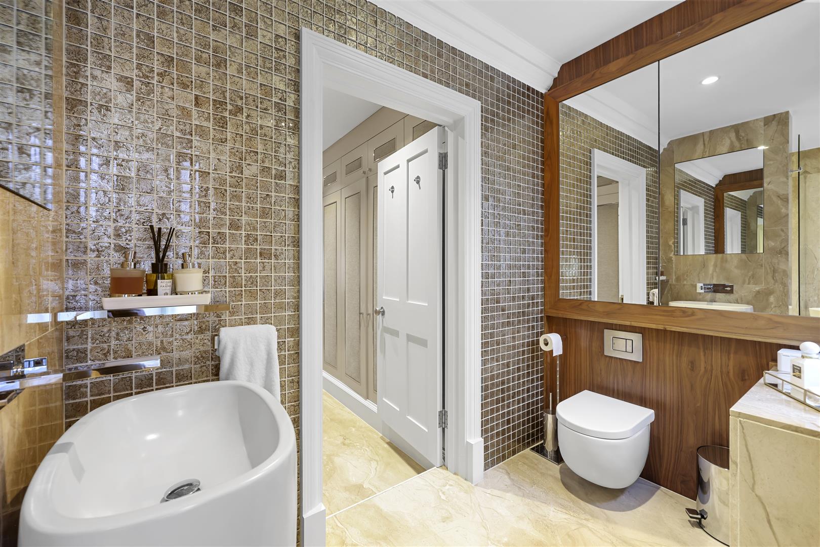 4 bed apartment to rent in Mount Street, London 25