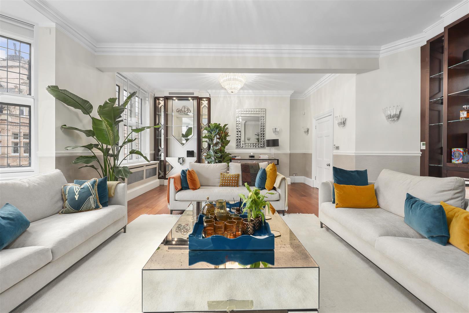 4 bed apartment to rent in Mount Street, London 1