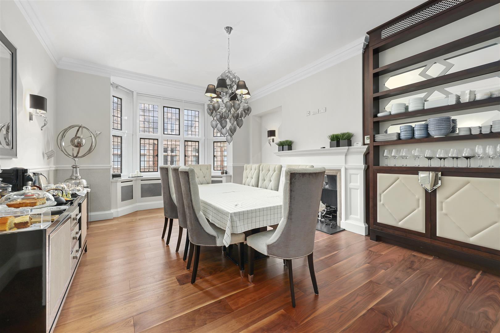 4 bed apartment to rent in Mount Street, London 13