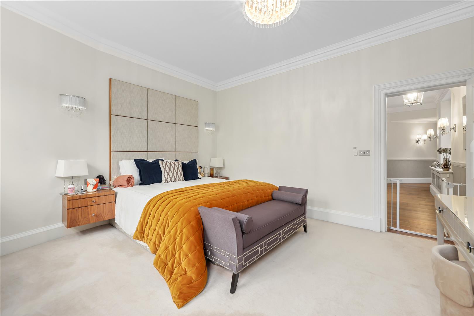 4 bed apartment to rent in Mount Street, London 38