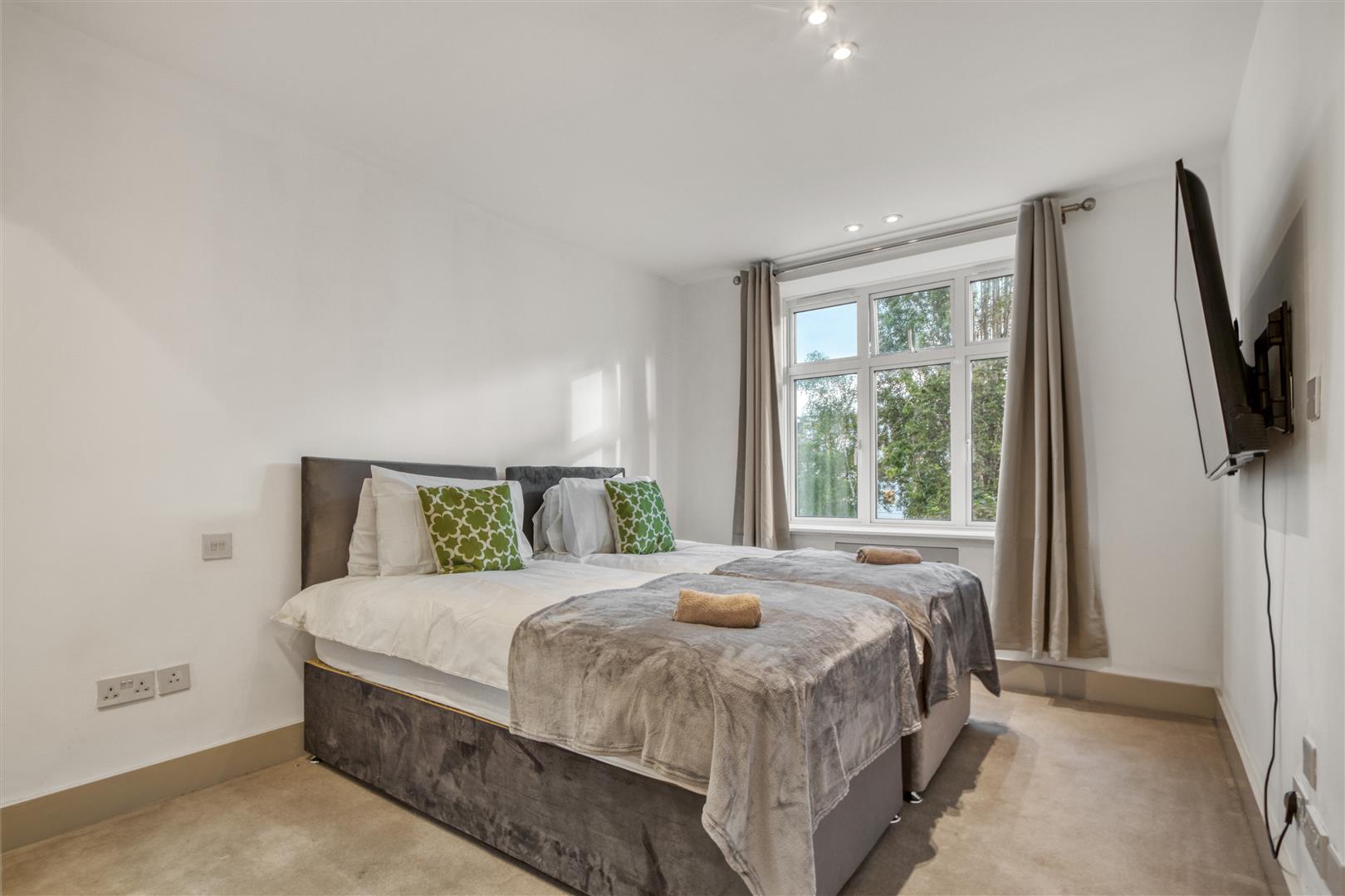 2 bed house to rent in Hall Road, London 22