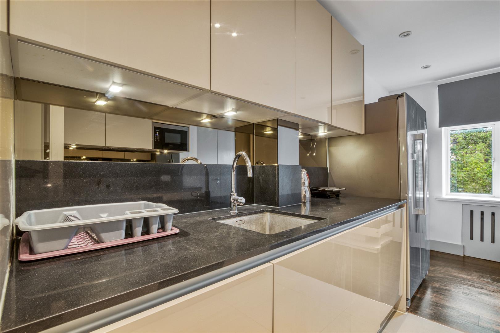 2 bed house to rent in Hall Road, London  - Property Image 8