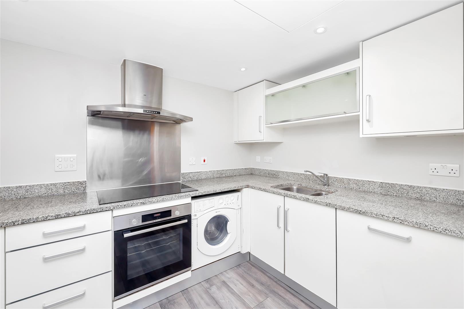 2 bed flat for sale in Sheldon Square, London  - Property Image 7