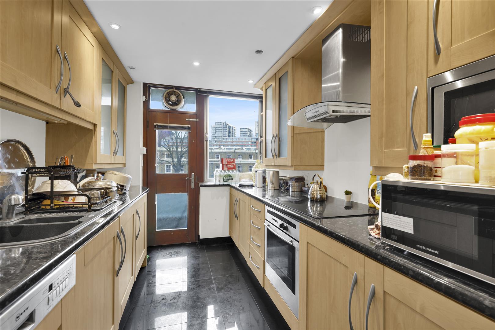 2 bed flat for sale in The Quadrangle Tower, London 4