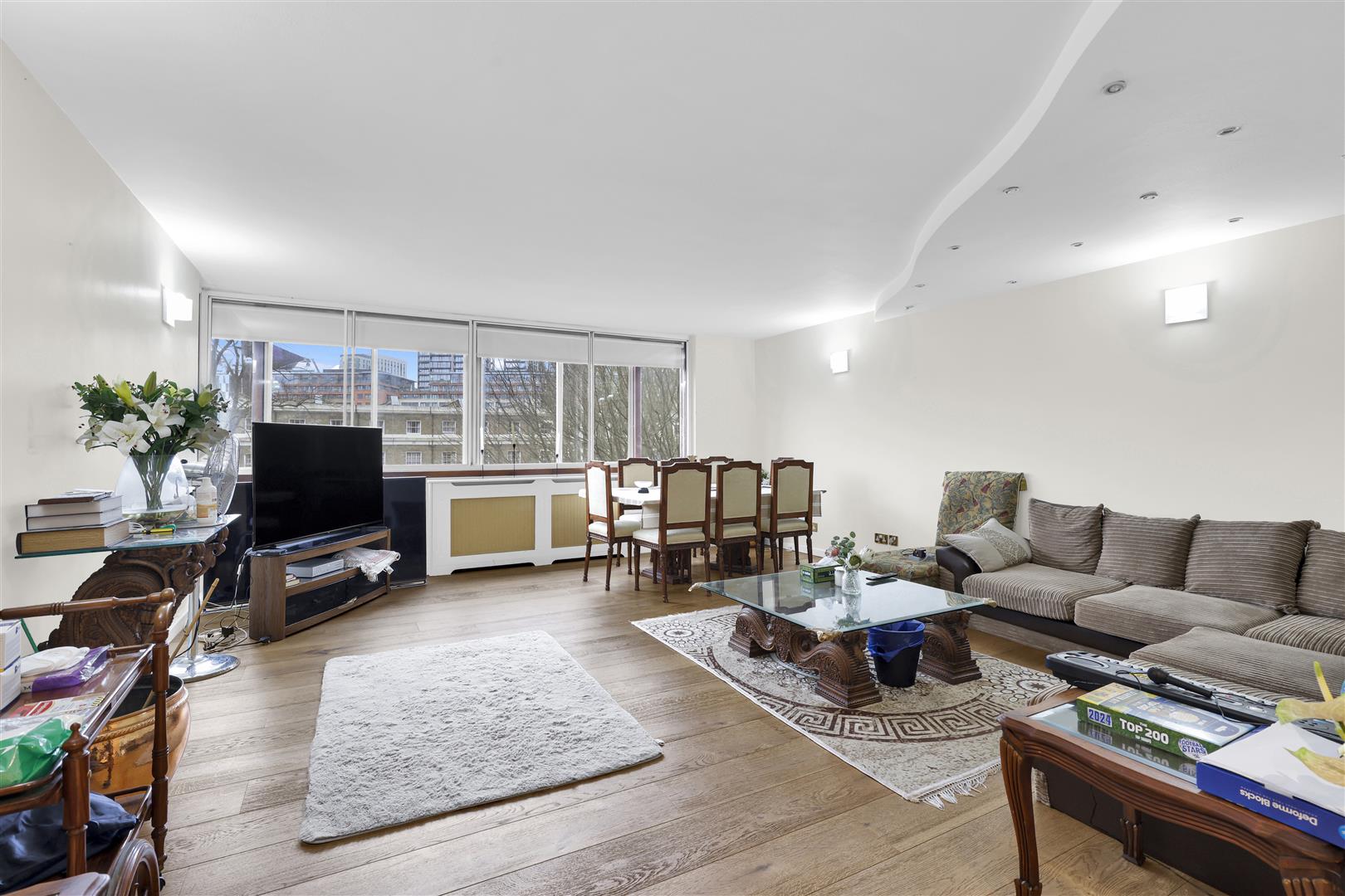 2 bed flat for sale in The Quadrangle Tower, London - Property Image 1