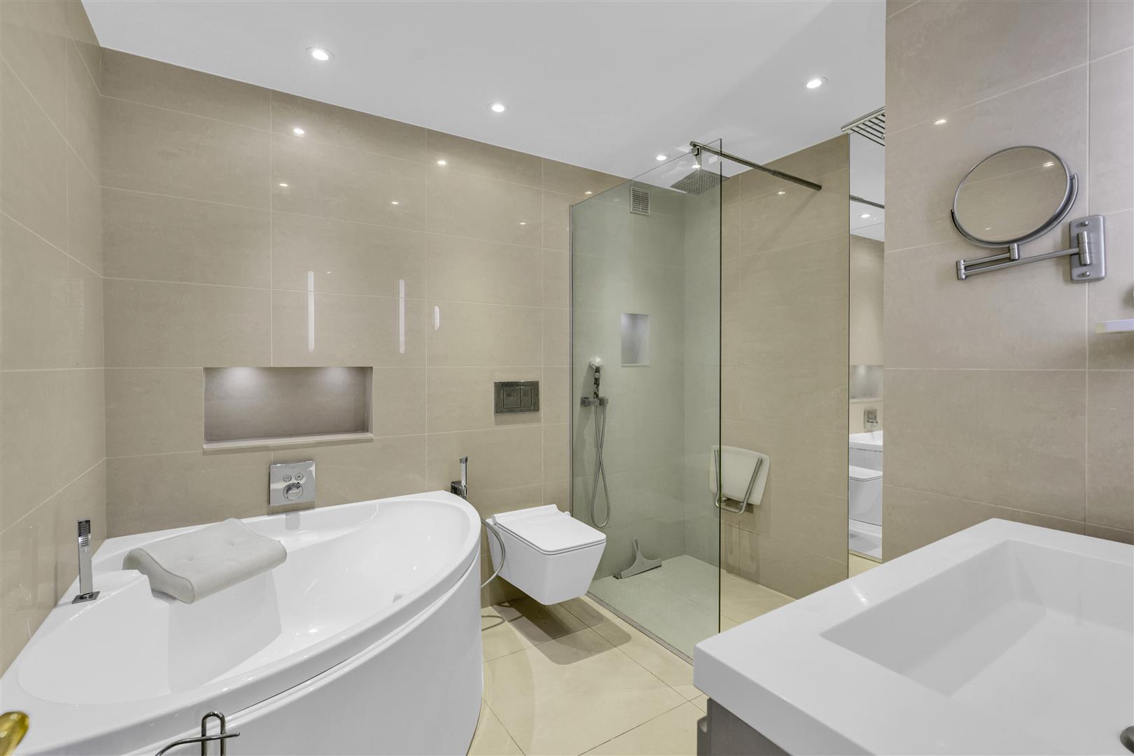 2 bed flat for sale in The Quadrangle Tower, London 11