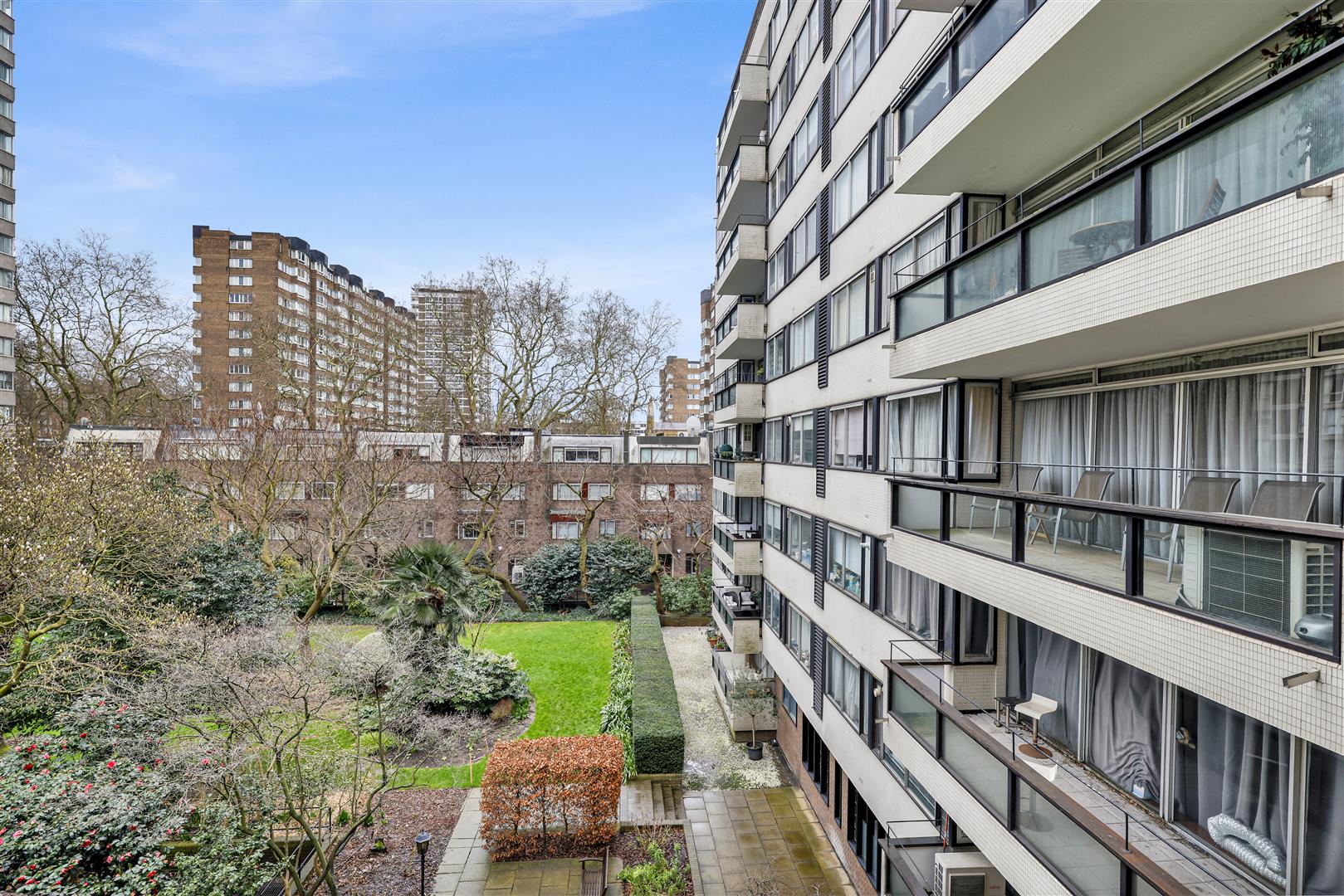 2 bed flat for sale in The Quadrangle Tower, London 18