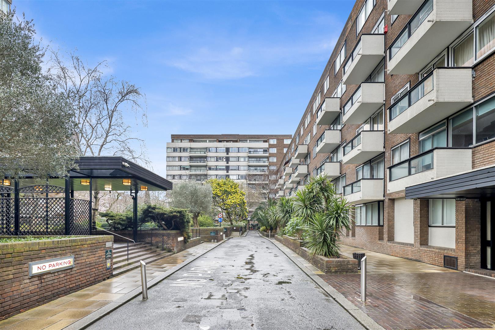 2 bed flat for sale in The Quadrangle Tower, London  - Property Image 31