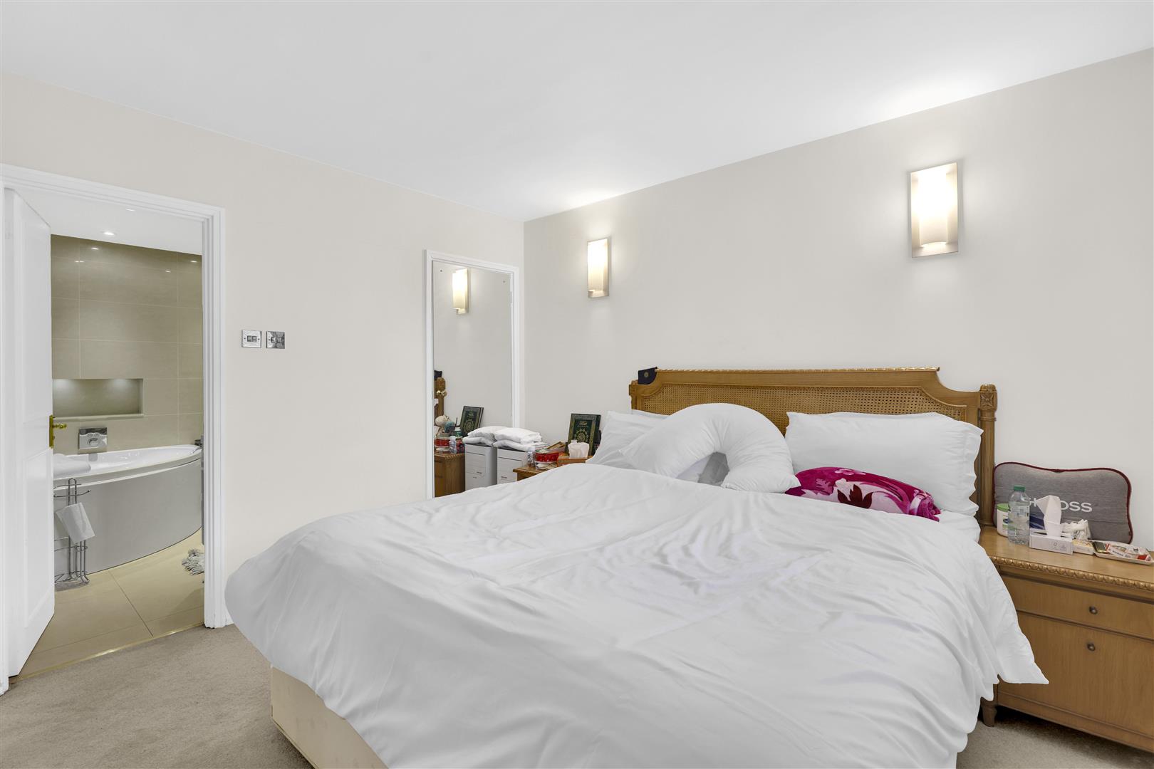 2 bed flat for sale in The Quadrangle Tower, London  - Property Image 11