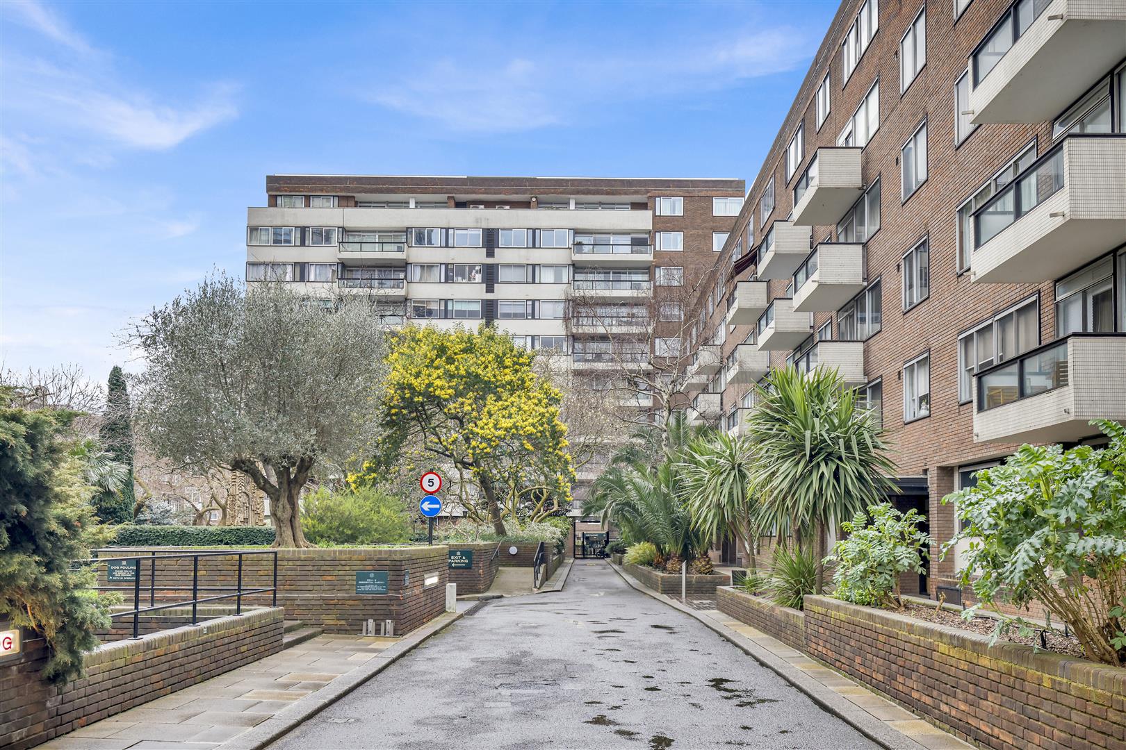 2 bed flat for sale in The Quadrangle Tower, London 29