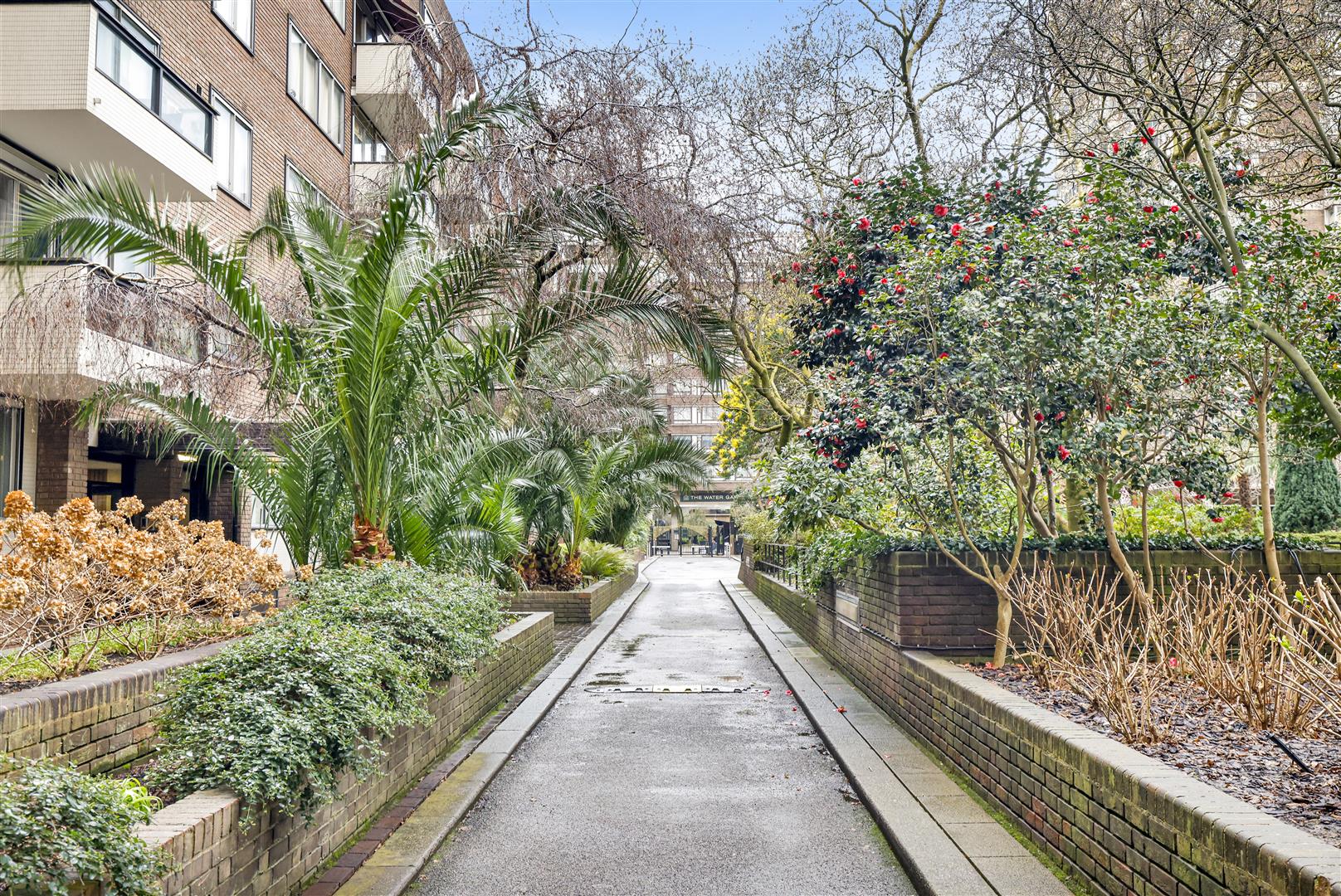 2 bed flat for sale in The Quadrangle Tower, London 24
