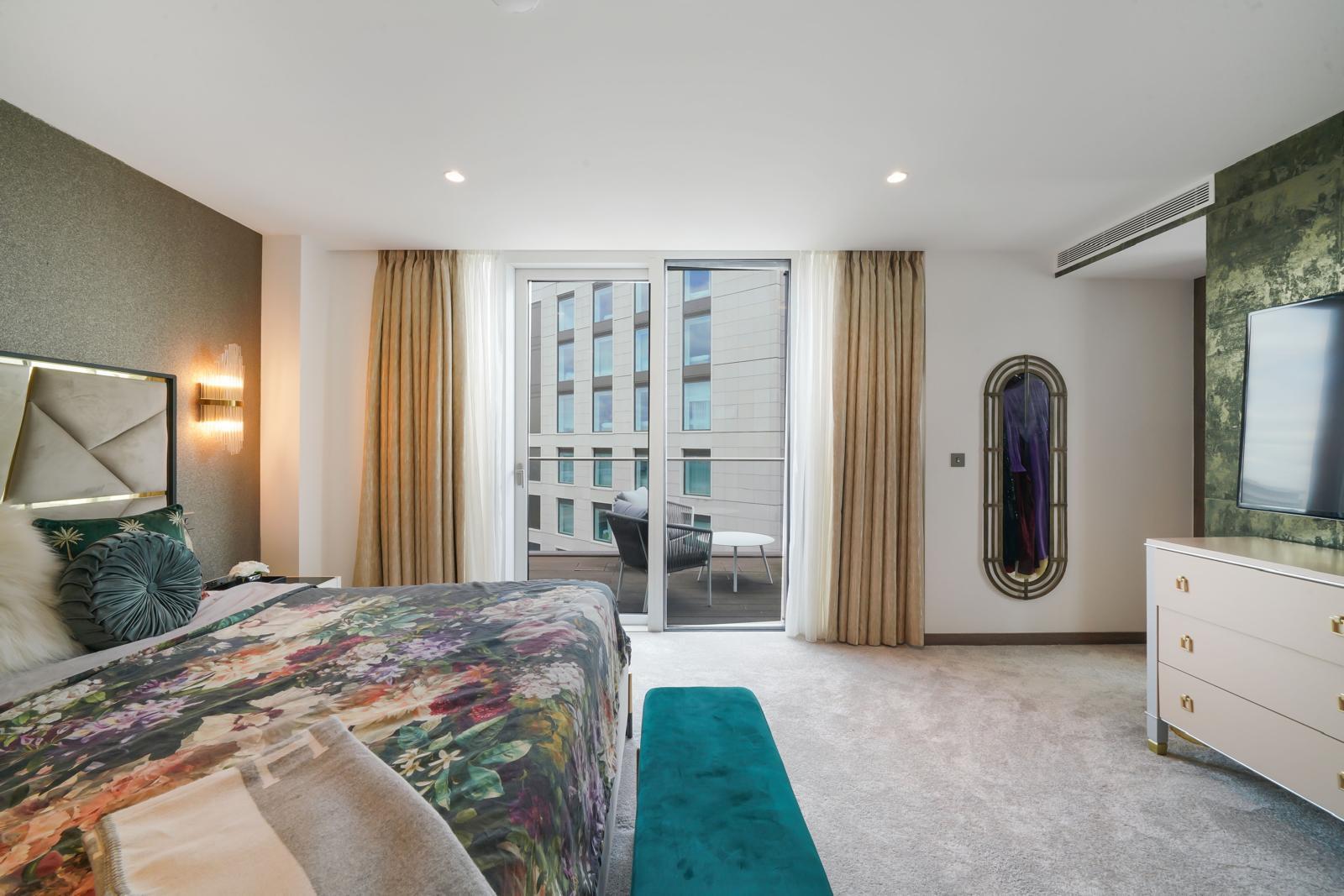 3 bed apartment for sale in North Wharf Road, London  - Property Image 4