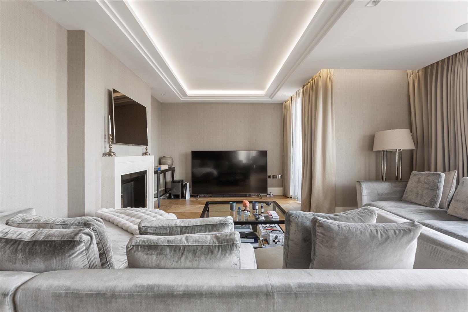 3 bed flat for sale in Strand, London  - Property Image 2